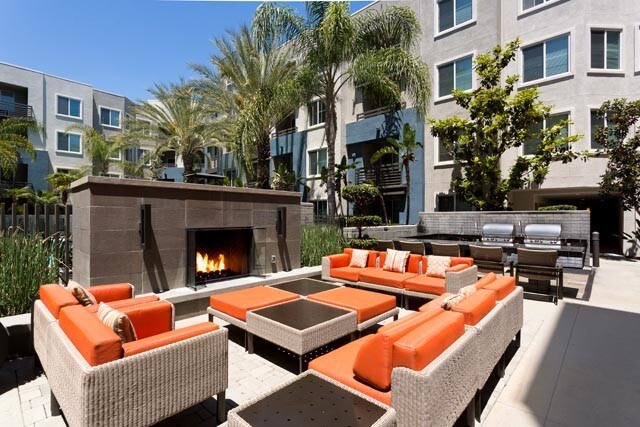 Avalon Warner Place Apartments in Woodland Hills, CA
