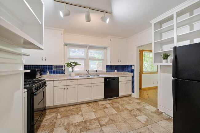 Foto del edificio - Updated Chapel Hill House, 3 Blocks From F...
