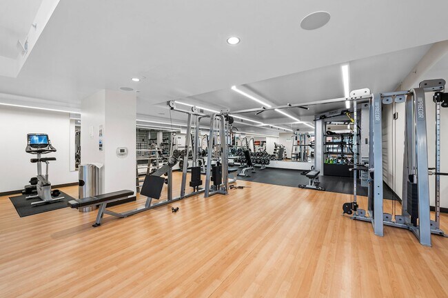 Foto del edificio - Gorgeous Two Bedroom Condo in The Coloradan!