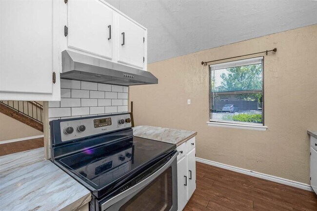 Building Photo - 1113 NW 52nd Cir