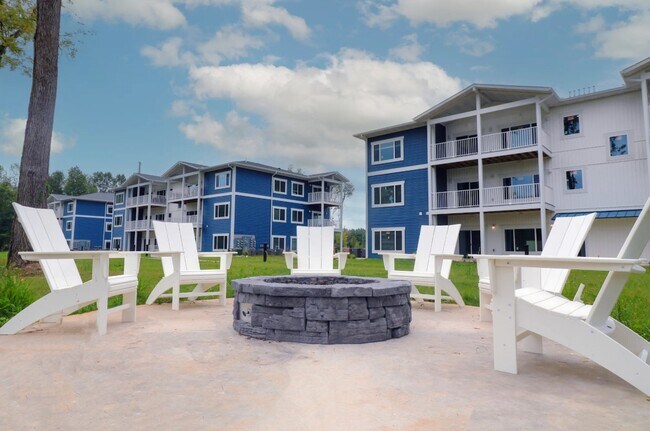 Foto del edificio - The Bluffs at Gull Lake