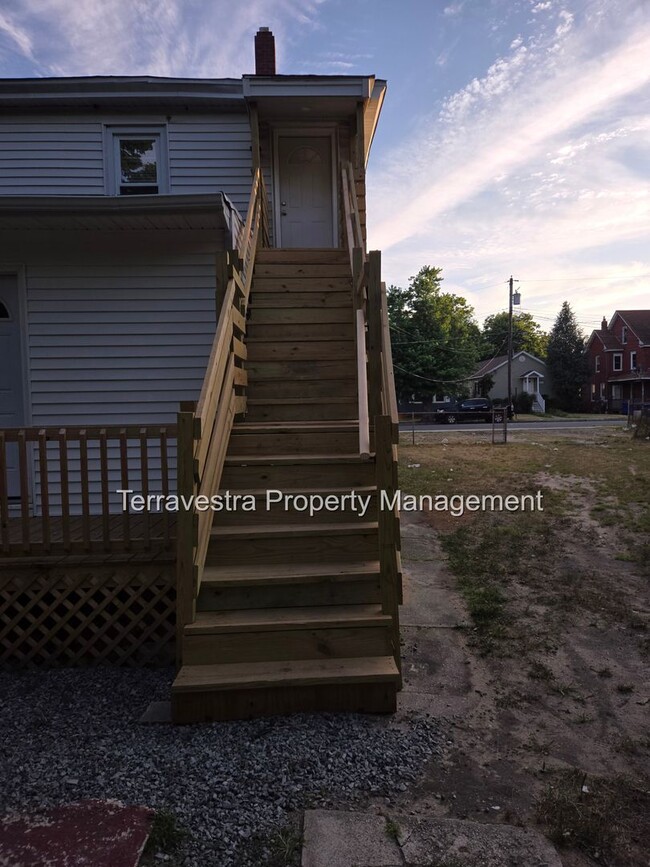 Foto del edificio - 321-323 South 5th Street