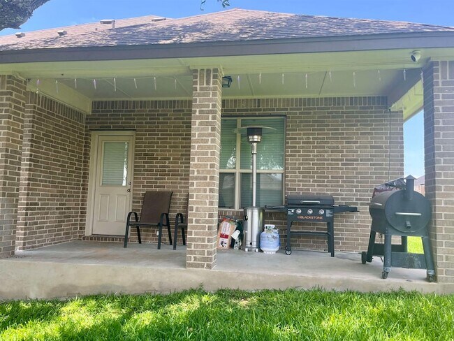 Foto del edificio - 1333 Spicewood Dr