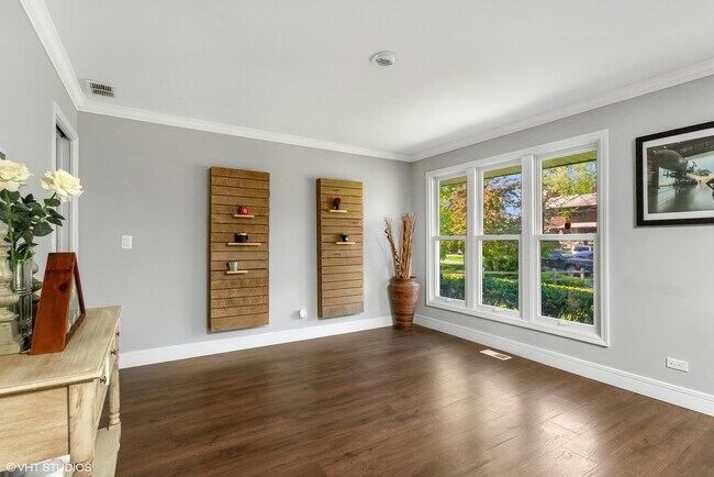Foto del edificio - 11051 Elmwood Ct