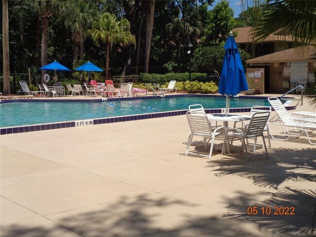 Foto del edificio - 140 Orchid Woods Ct