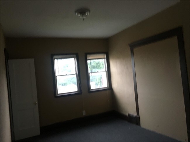 Foto del edificio - 4183 W 130th St