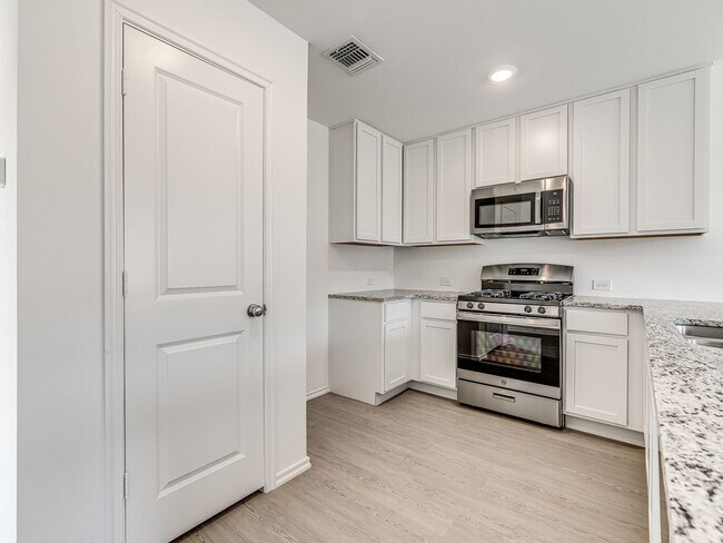 Foto del edificio - Brand New Home + Edmond Schools + Washer &...