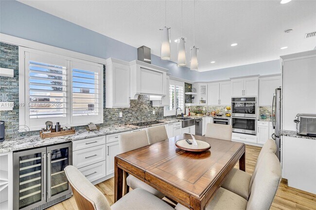 Building Photo - 311 N Surf Rd