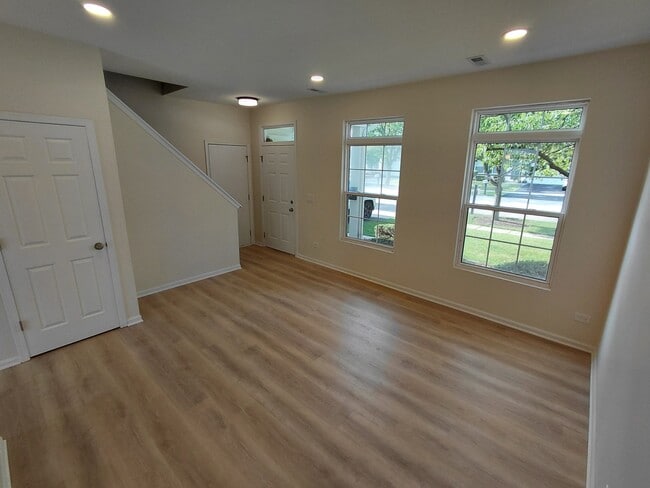 Building Photo - 7214 Bradley Dr