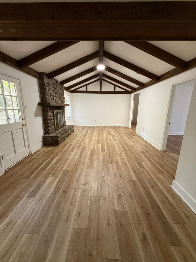 Building Photo - For Rent – Updated 3-Bedroom Home in Colon...