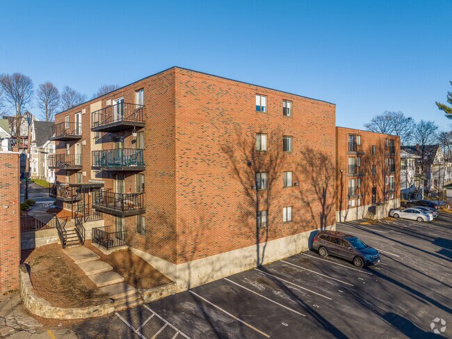 Building Photo - 76 Harvard St