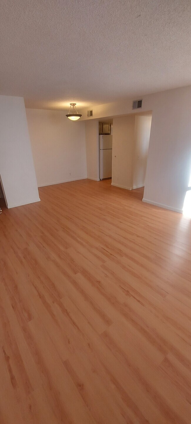 Foto del edificio - 5955 E 10th Ave