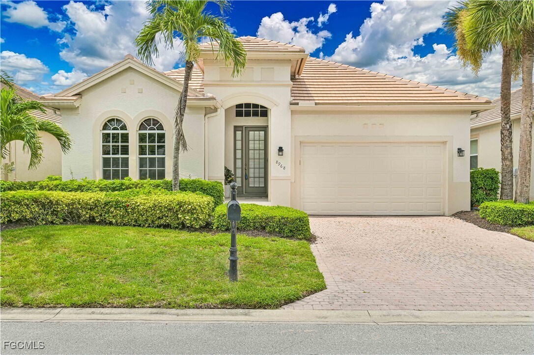 Foto principal - 8968 Crown Bridge Way