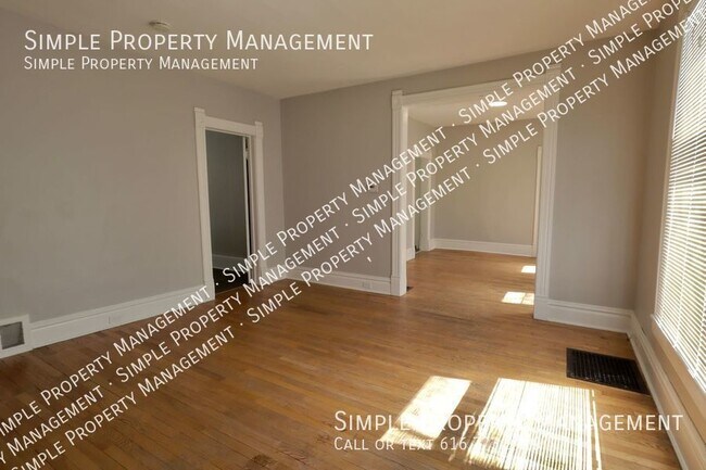 Building Photo - Nice 2 Bedroom 1 Bath In Heritage Hill