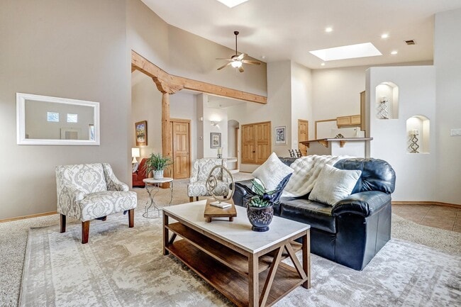 Foto del edificio - 115 Espinosa Rd