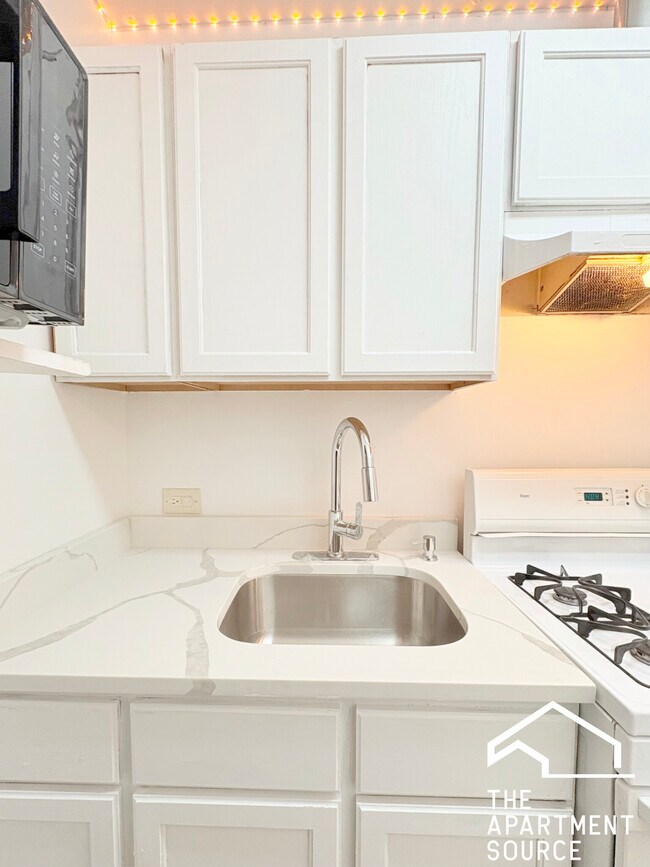 Foto del edificio - 1900 S Throop St