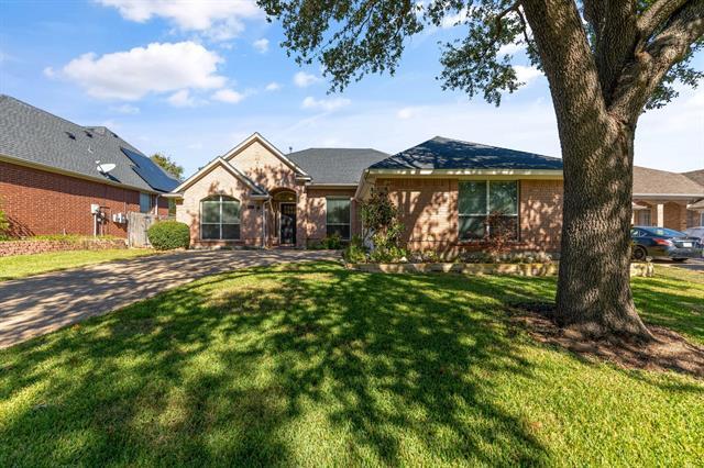 Building Photo - 2231 Templeton Dr