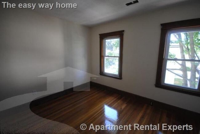 Foto del edificio - 6 bedroom in Medford MA 02155