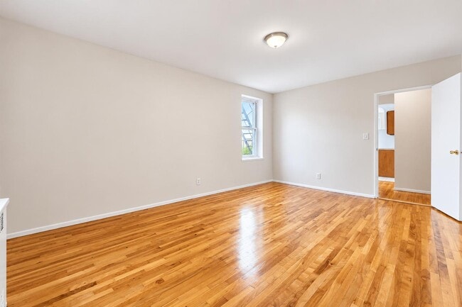 Building Photo - 500 Kappock St