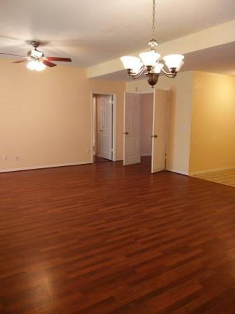 Building Photo - 8423 Sparkling Springs Dr