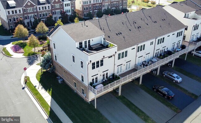 Building Photo - 44750 Maynard Square