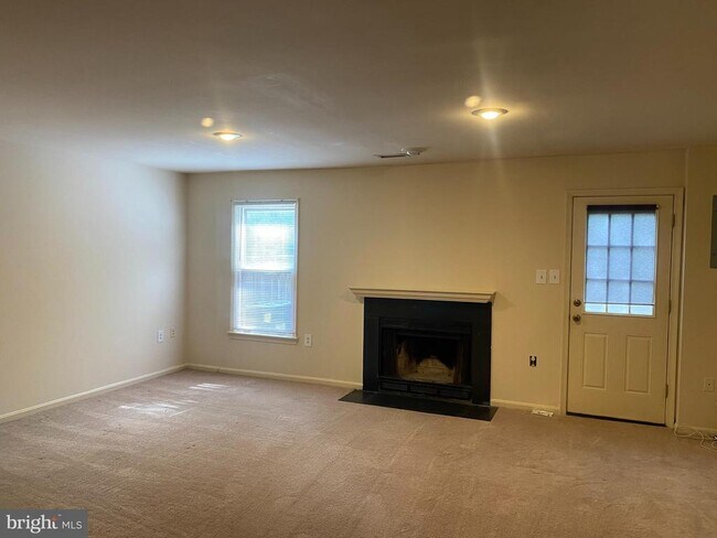 Foto del edificio - 5623 Gresham Ln