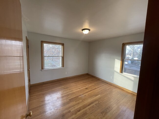 Building Photo - 13725 Lakewood Hts Blvd