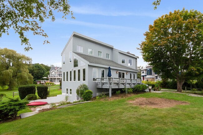 Building Photo - 73 Potter Rd