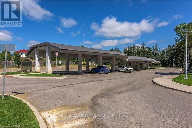 Building Photo - 1705-1705 Fiddlehead Pl