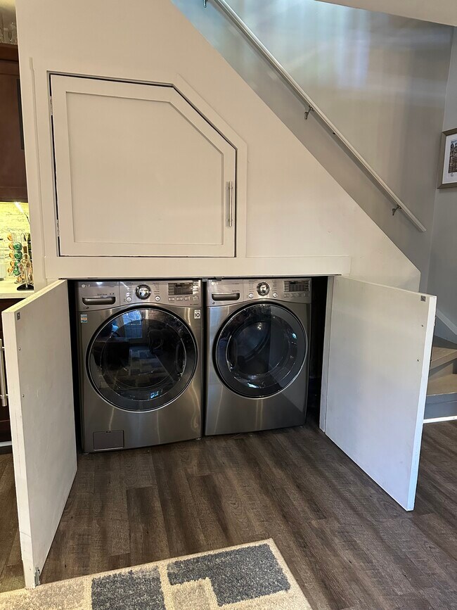 In-unit laundry - 1846 N Hudson Ave