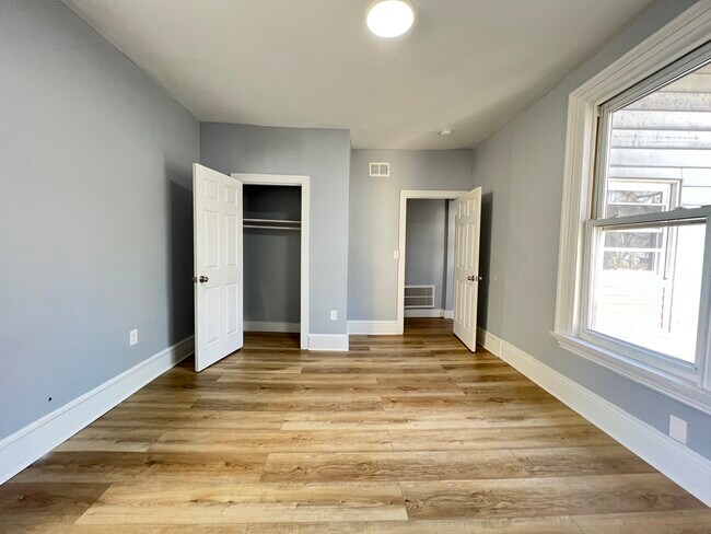 237 South 7th 1R - 235 S 7th St