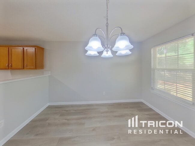 Building Photo - 2177 Red Oak Cir