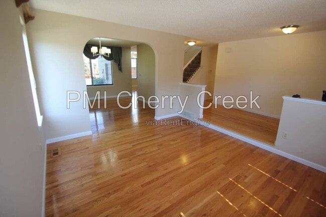 Building Photo - 9800 Foxhill Cir