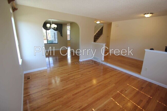 Foto del edificio - 9800 Foxhill Cir
