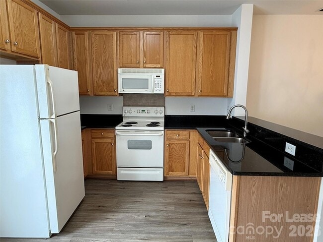 Building Photo - 6918 Creft Cir