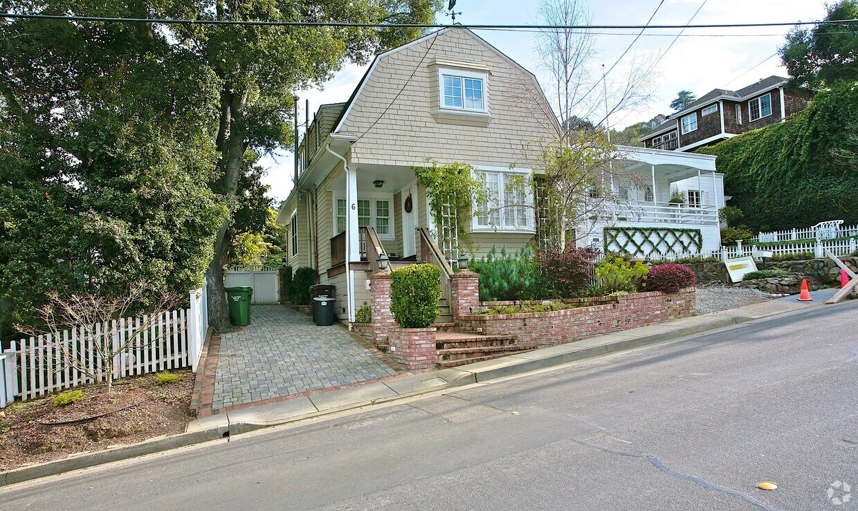 Foto principal - 6 Laurel Ave
