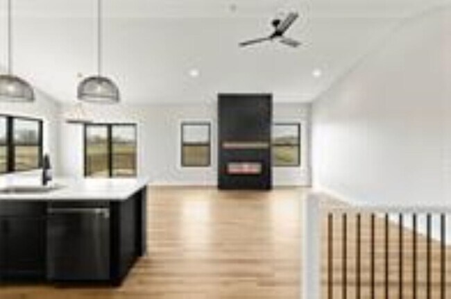 Foto del edificio - 17820 Goodman Dr