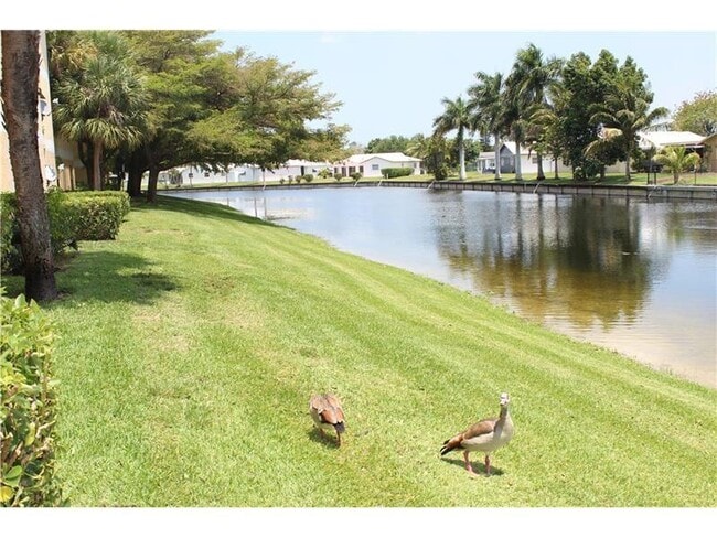 Foto del edificio - 7610 Westwood Dr