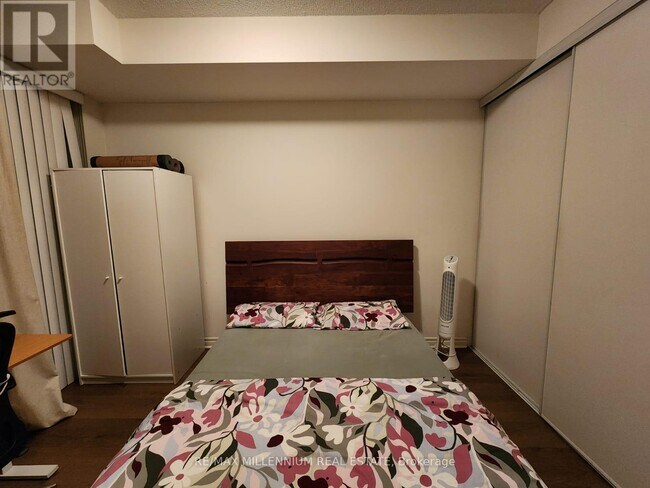 Building Photo - 339 Rathburn Rd W