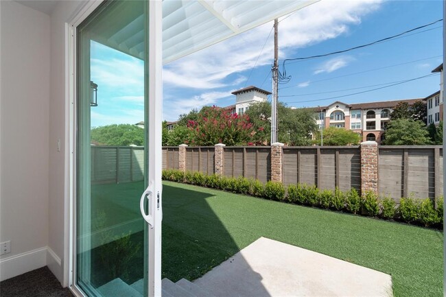 Building Photo - 3821 N Braeswood Blvd