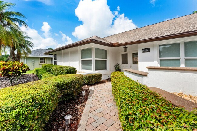 Foto del edificio - 14126 Aster Ave