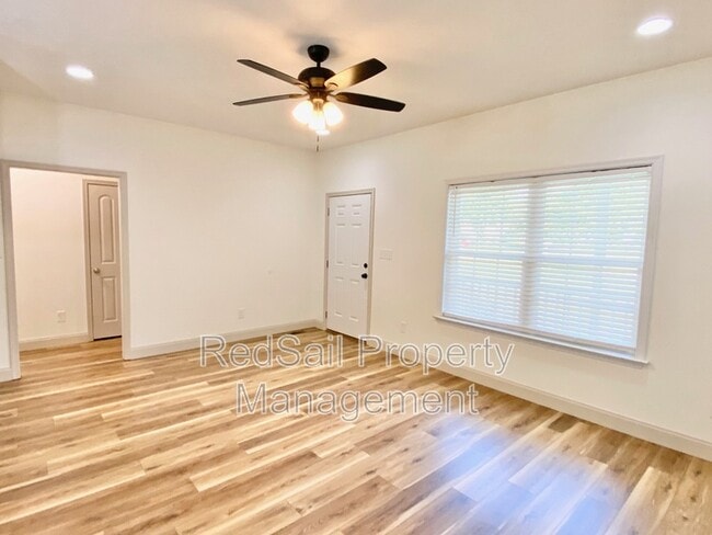 Building Photo - 5309 Rhoda Ln