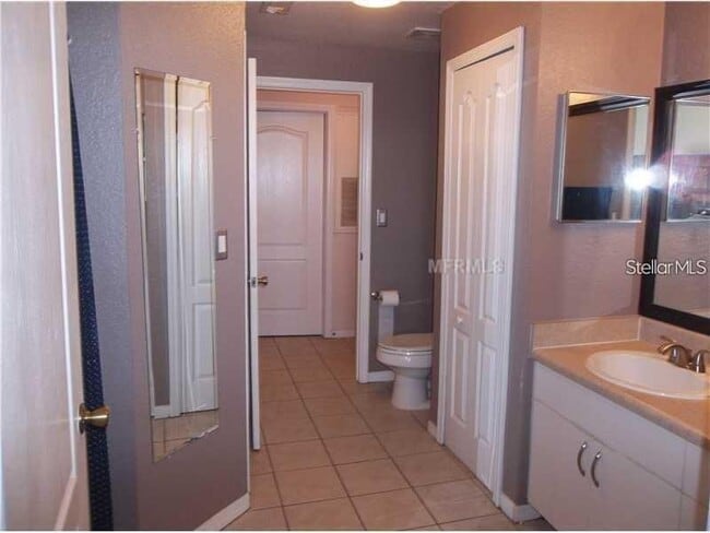 Building Photo - 4174 Central Sarasota Pkwy