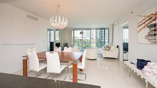 Building Photo - 495 Brickell Ave