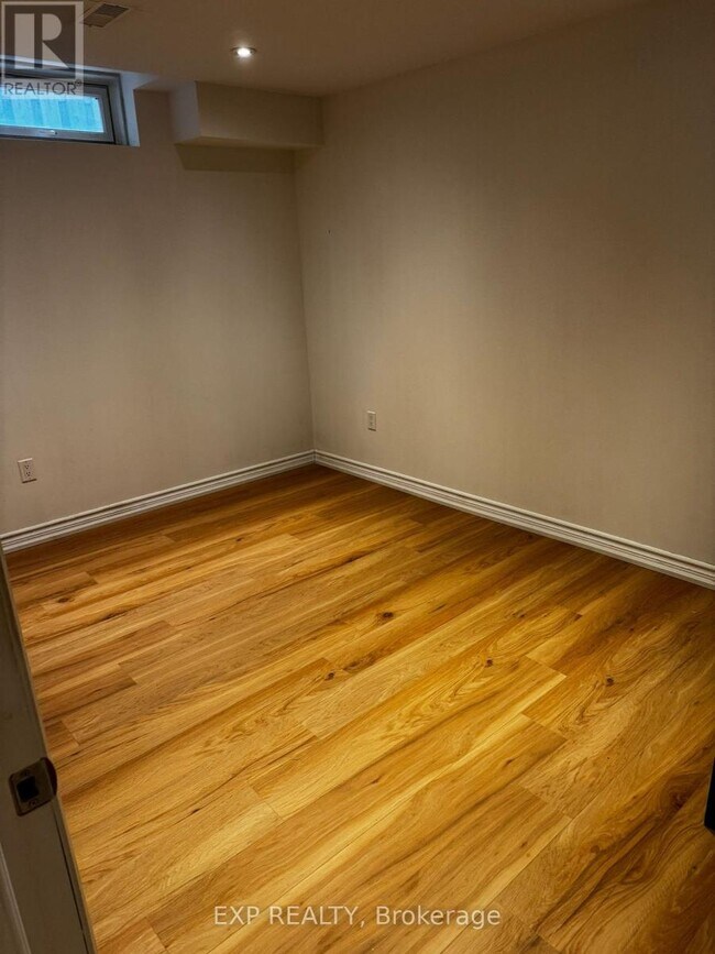 Photo du bâtiment - 16 Wellspring Ave