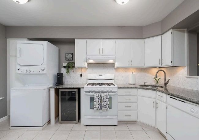 Building Photo - 2303 Gulfstream Way