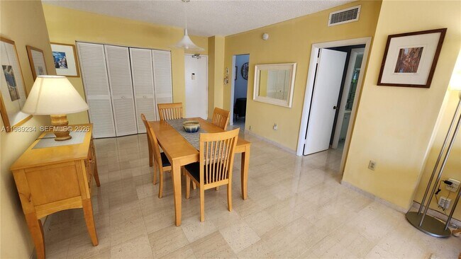 Foto del edificio - 1980 S Ocean Dr