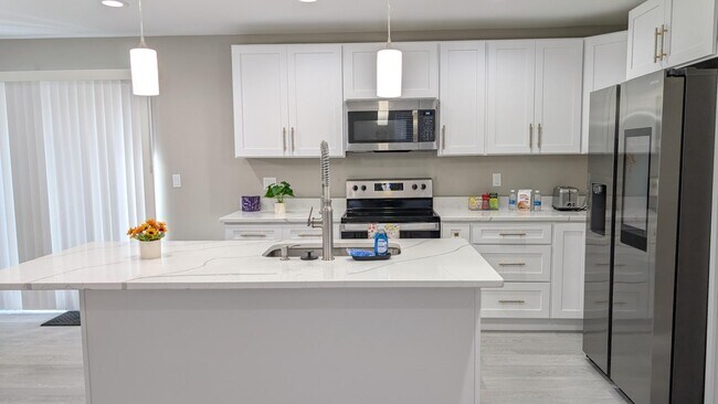 Foto del edificio - 2253 Papermill Rd