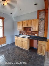 Building Photo - 47 E Parker St