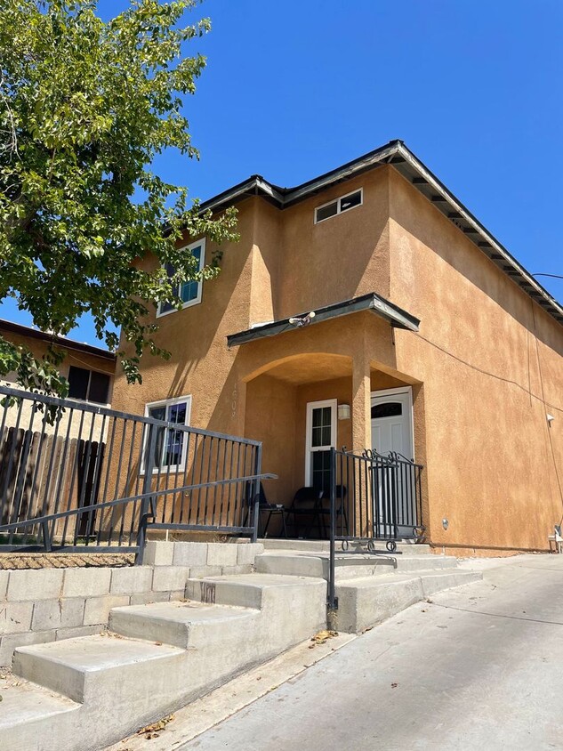 Primary Photo - 1608 Lincoln St